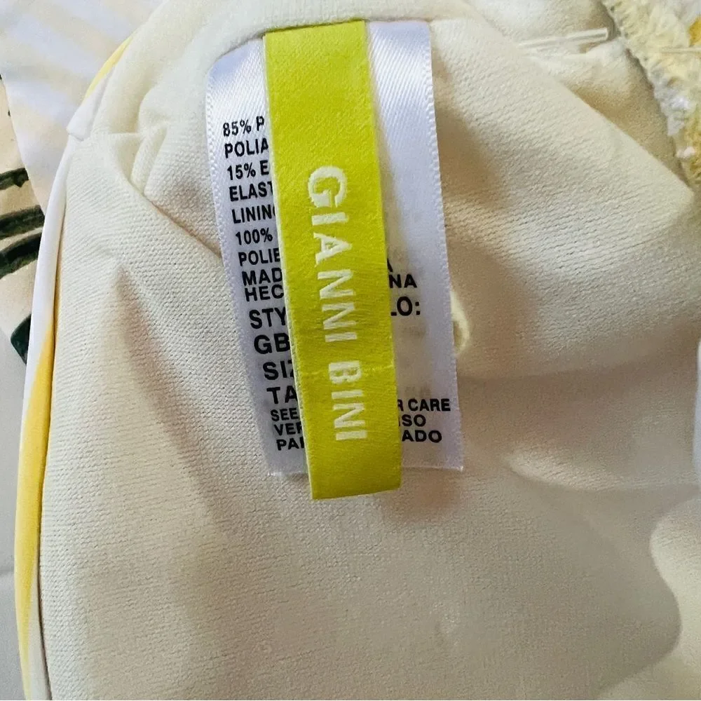 NWT New Gianni Bini Tropical Lemons Ruffled Bralette Bikini Swim Feminine L